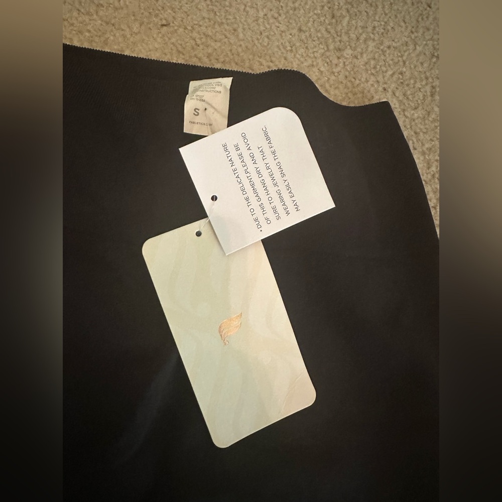 NWT Fabletics leggings size small - Picture 6 of 7